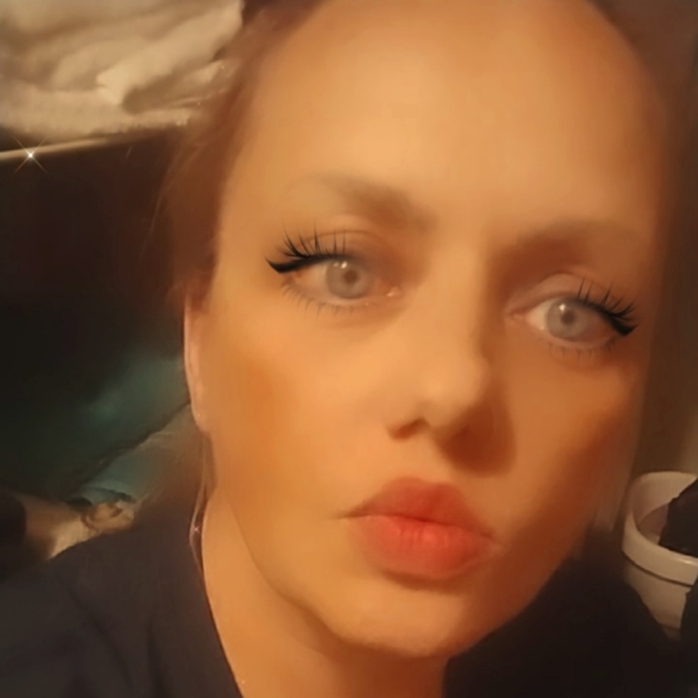 Meet your Posher, Brooke
